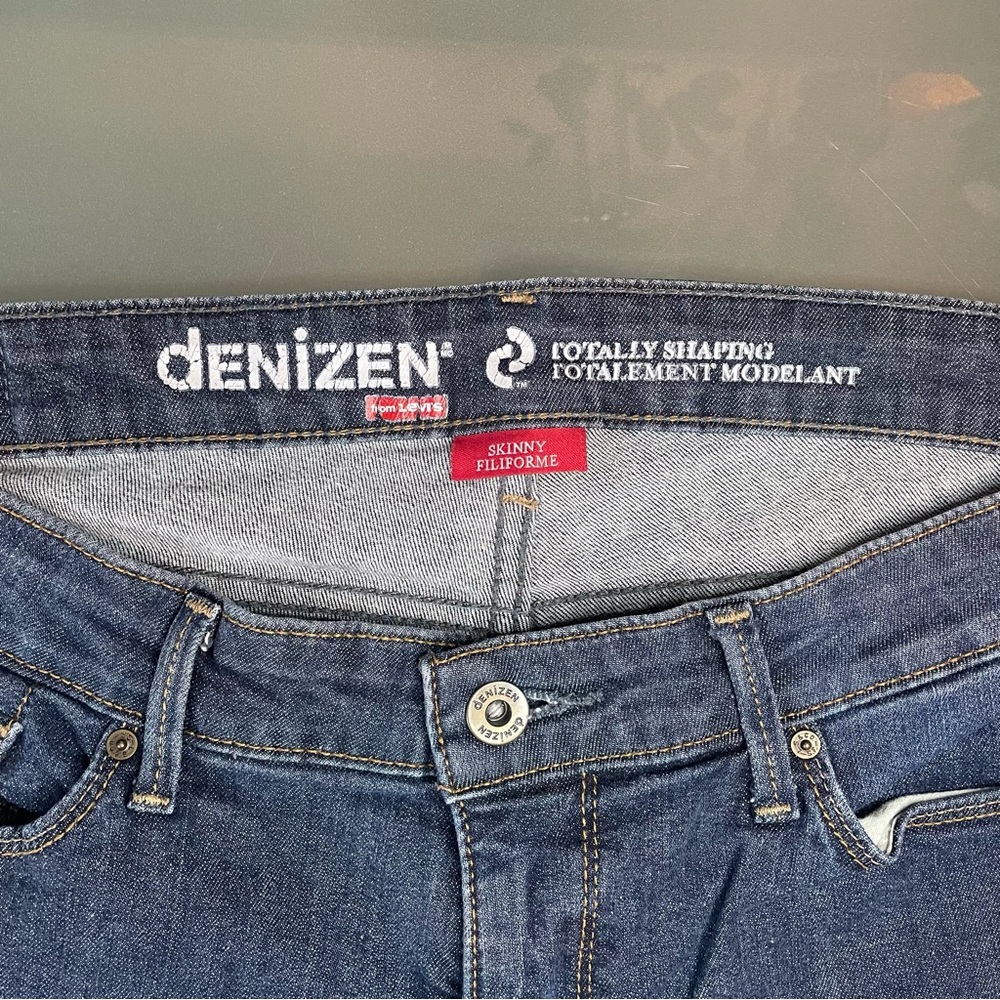 Denizen from Levi's Dark Wash Women's Skinny Jeans - Picture 8 of 11